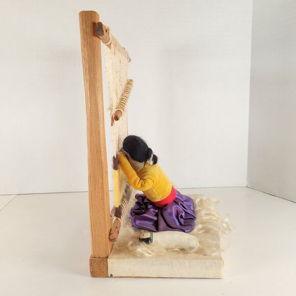 Handmade Native American Woman Weaving Loom Diorama Folk Art Figurine 10" Doll - Picture 14 of 16